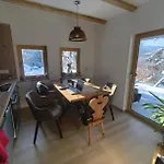 Near Ljubljana - Hawknest Počitniška hiša Dobravica